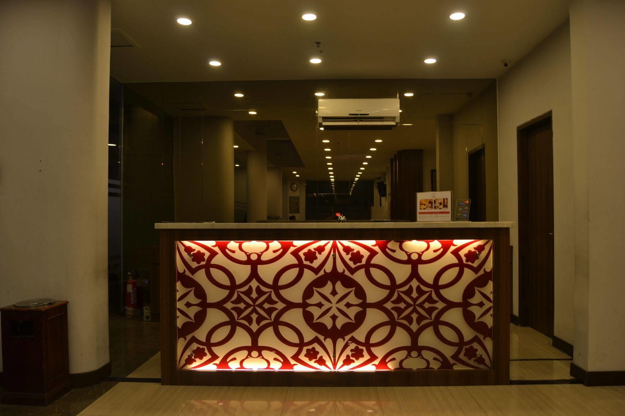 J Hotel Medan Exterior foto